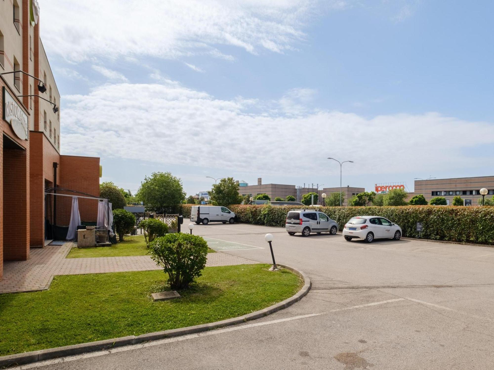 B&B Hotel Φεράρα Εξωτερικό φωτογραφία